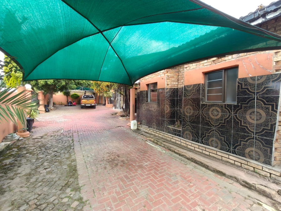 Commercial Property for Sale in Heuwelsig North West